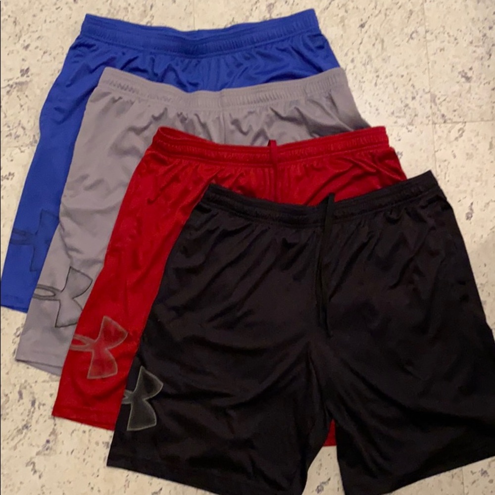 ❌ SOLD❌  Under Armour Men’s Tech Graphic Shorts